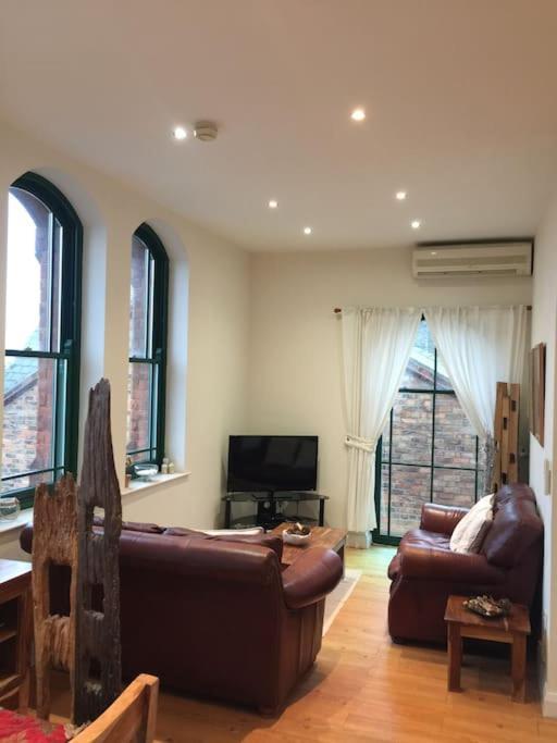Converted Chapel Filey Floor To Ceiling Arch Window Extérieur photo