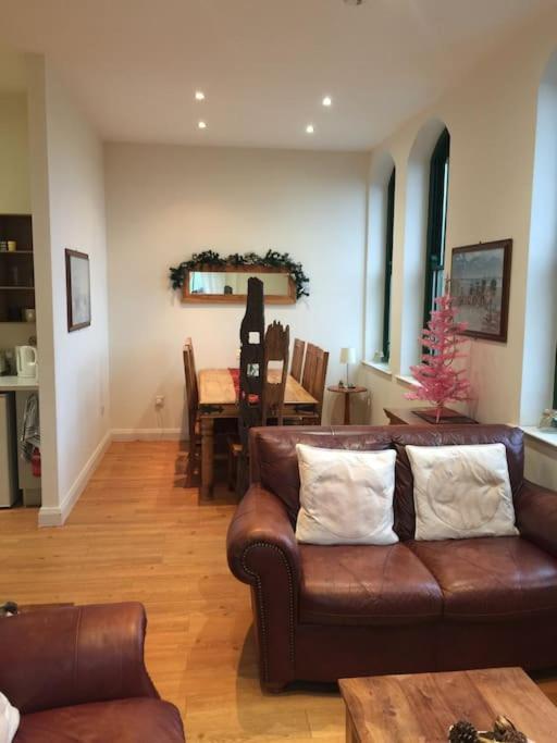 Converted Chapel Filey Floor To Ceiling Arch Window Extérieur photo